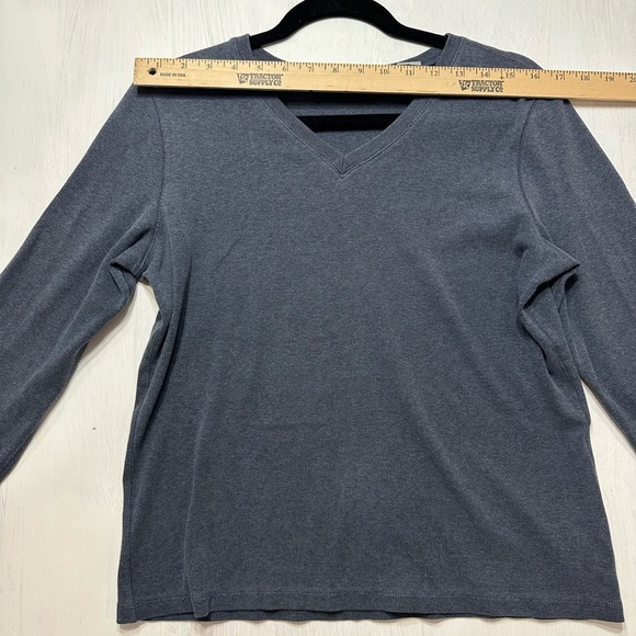 ddie Bauer Women’s Blue Long Sleeve V-Neck Top Size M Cotton Blend Casual - Picture 4 of 8